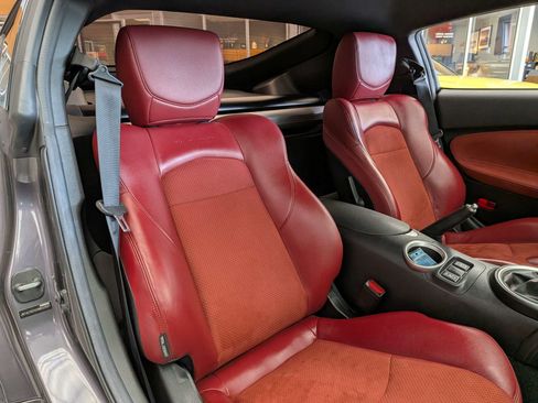 Used 2010 Nissan 370Z Touring w/ Sport Pkg RWD image 16