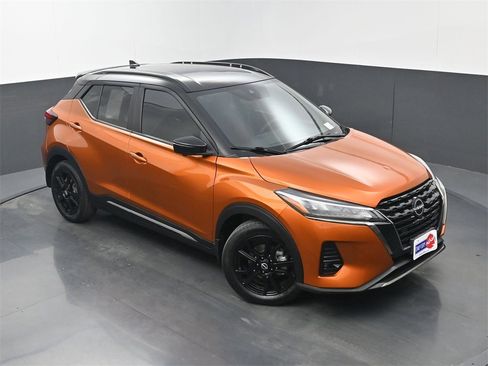 Used 2022 Nissan Kicks SR w/ Interior Electronics Package image 29