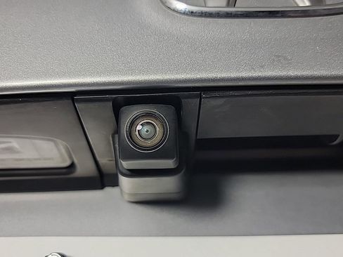 Used 2020 Honda Pilot Touring image 7