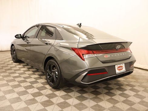 New 2026 Hyundai Elantra SEL Sport image 3