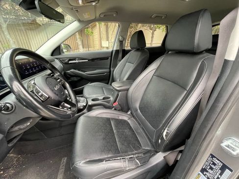 Used 2024 Kia Seltos EX image 23