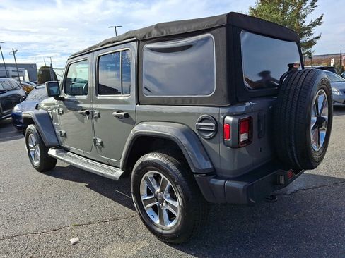 Used 2018 Jeep Wrangler Unlimited Sahara image 7