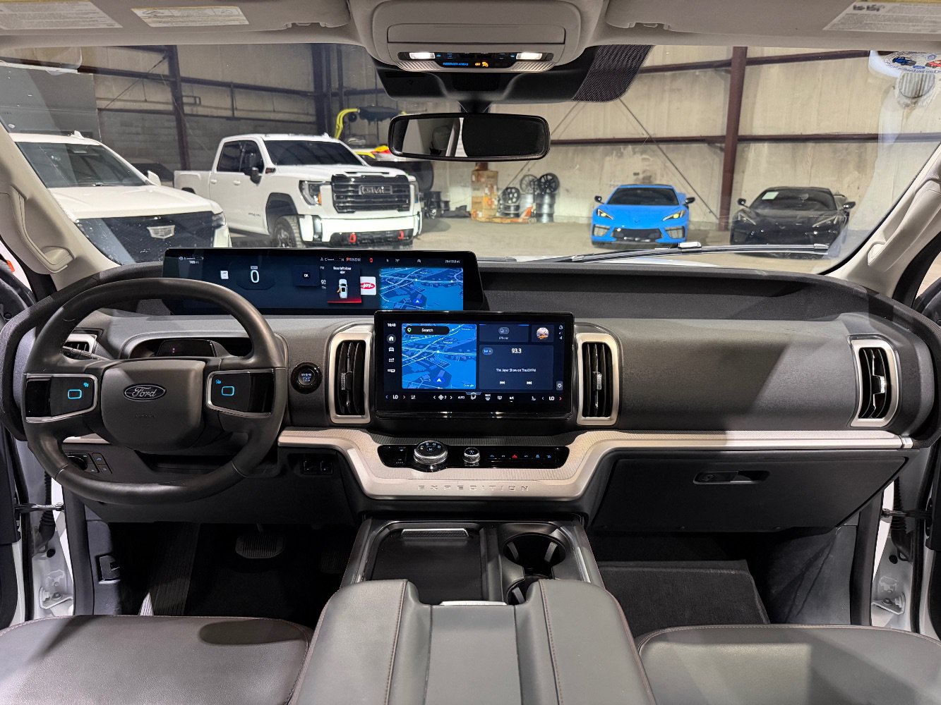 Used 2025 Ford Expedition Active AWD/4WD image 29