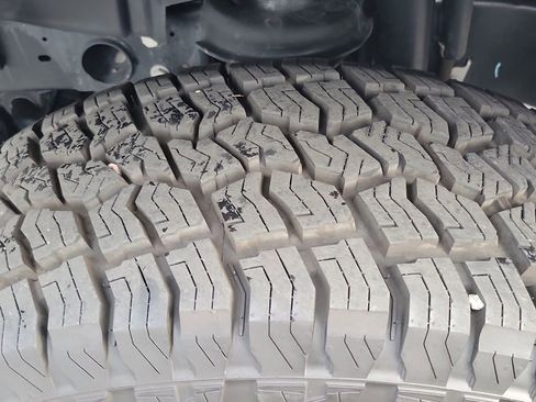 Used 2024 Jeep Wrangler Rubicon image 24