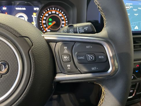 Used 2024 Jeep Wrangler Unlimited Sahara w/ Technology Group AWD/4WD image 20
