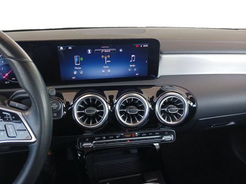 Used 2025 Mercedes-Benz CLA 250 image 12