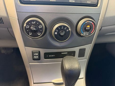 Used 2012 Toyota Corolla LE FWD image 22