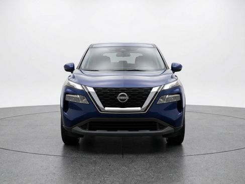 Used 2025 Nissan Rogue SV FWD image 2