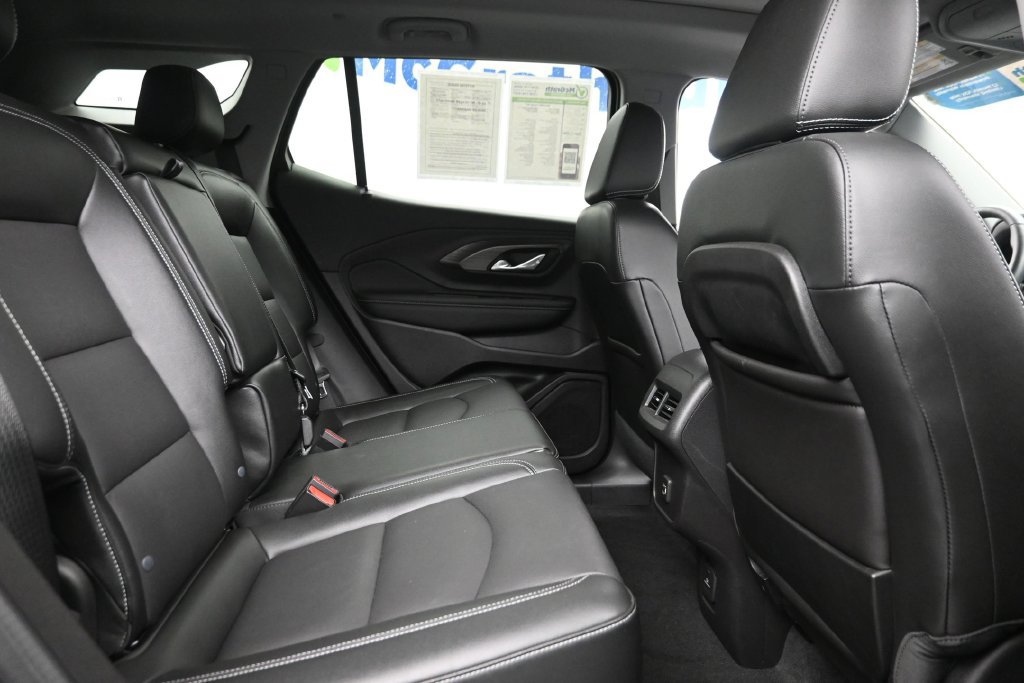 Used 2024 GMC Terrain SLT AWD/4WD image 10