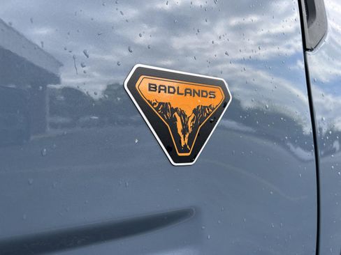 Used 2024 Ford Bronco Sport Badlands AWD/4WD image 3
