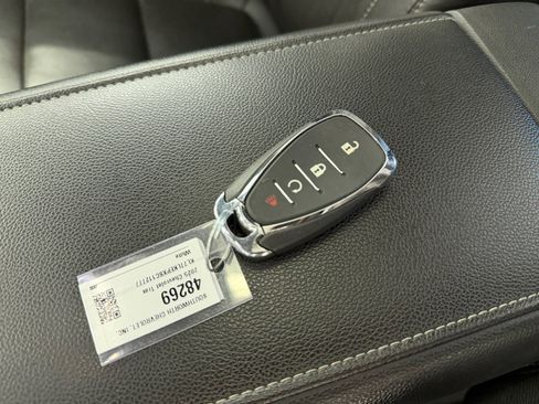 Used 2018 GMC Acadia SLT image 27