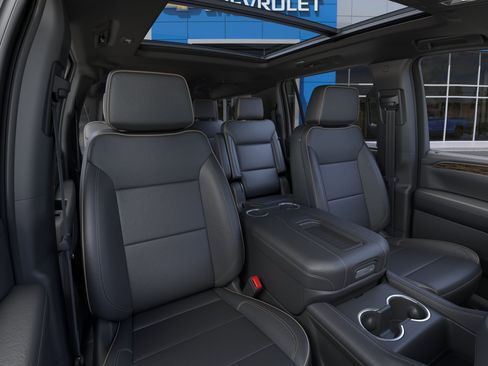 Used 2024 Chevrolet Suburban Premier w/ Premium Package AWD/4WD image 16