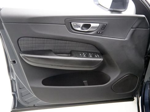 Certified 2023 Volvo XC60 B5 Core AWD/4WD image 10
