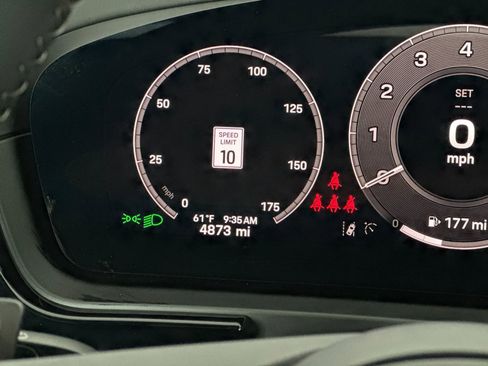 Certified 2025 Porsche Cayenne Coupe image 32