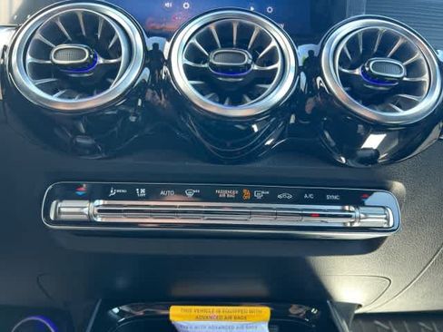 Used 2026 Mercedes-Benz GLB 250 image 31
