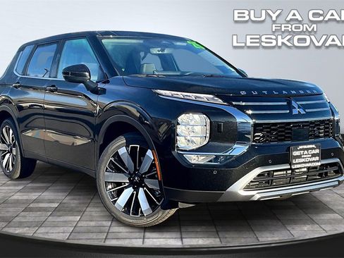 New 2025 Mitsubishi Outlander SE image 1