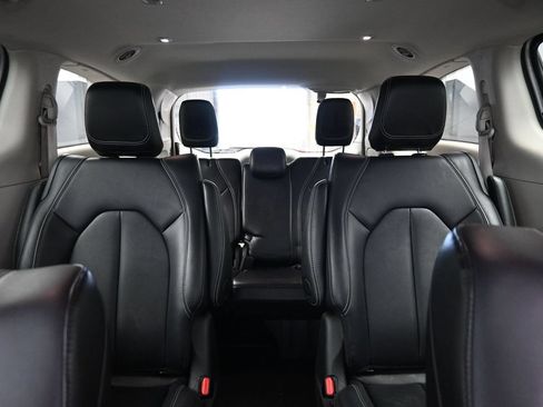 Used 2024 Chrysler Pacifica Limited FWD image 22