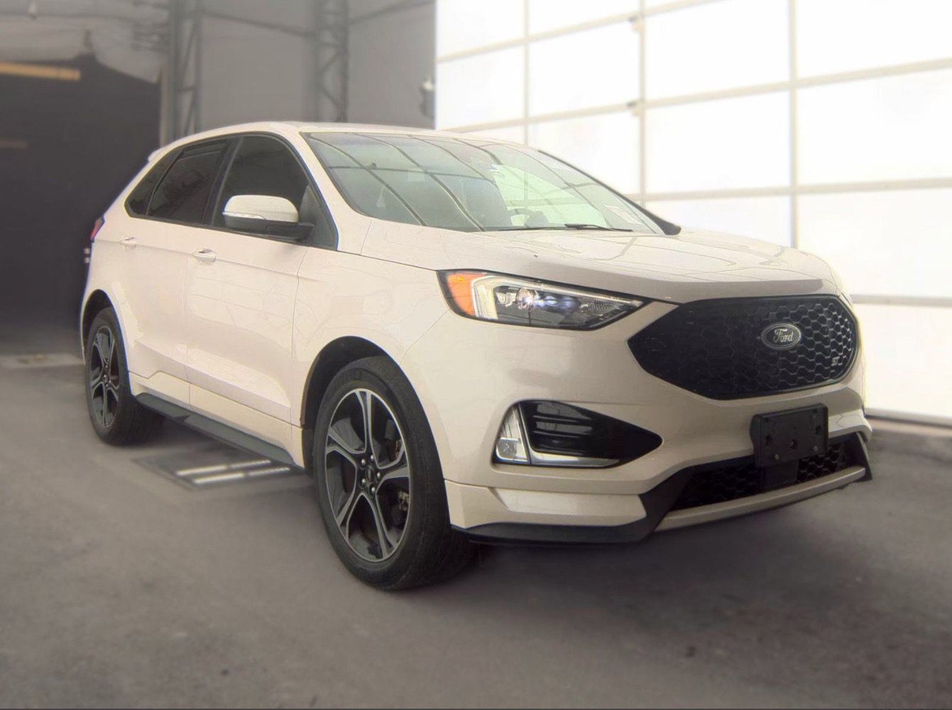 Used 2019 Ford Edge ST w/ Convenience Package AWD/4WD image 3