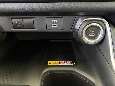 Used 2025 Toyota Grand Highlander AWD image 24