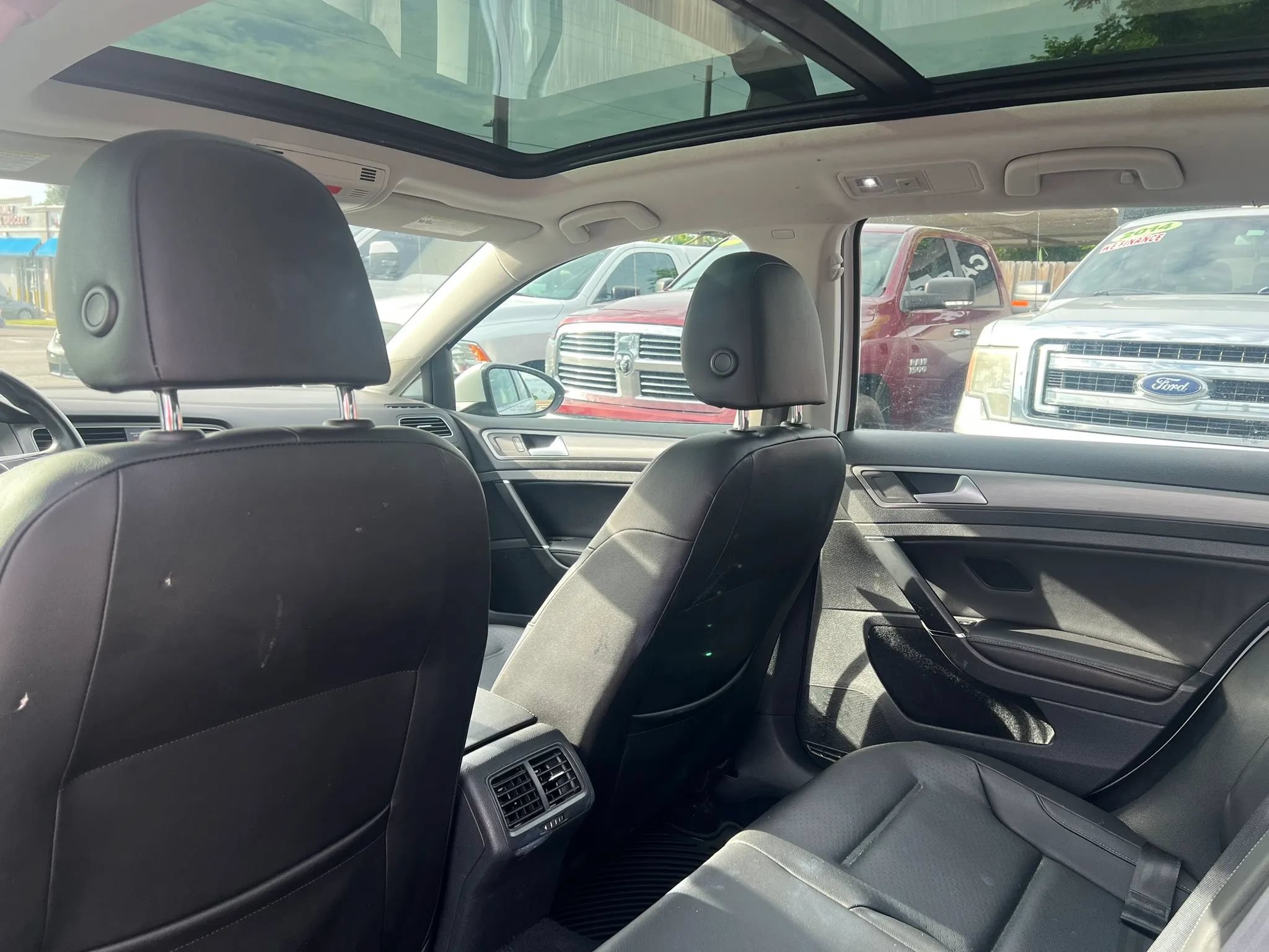Used 2016 Volkswagen Golf Limited Edition FWD image 10