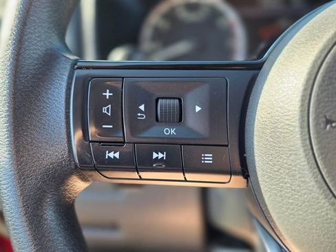 Used 2023 Nissan Rogue SV FWD image 24