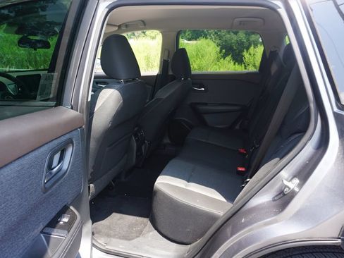 Used 2021 Nissan Rogue SV FWD image 12