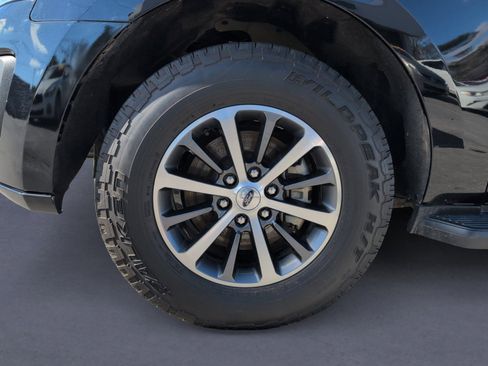 Used 2021 Ford Expedition XLT image 30