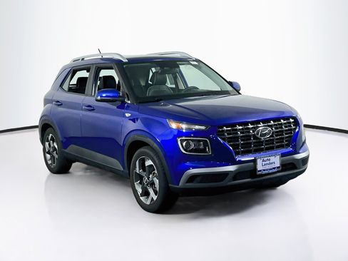 Used 2023 Hyundai Venue Limited w/ Cargo Package FWD image 3