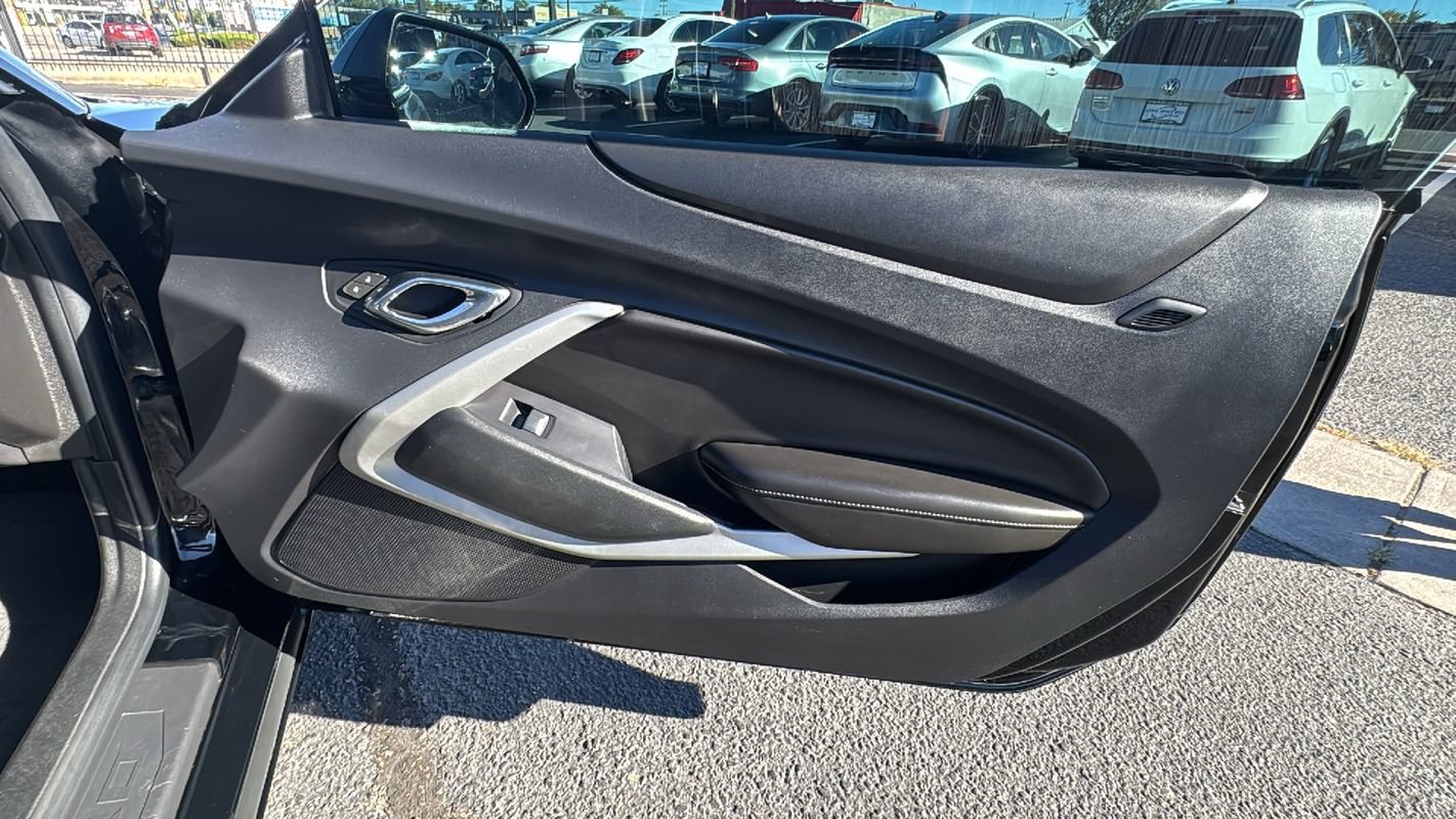 Used 2016 Chevrolet Camaro LT RWD image 16