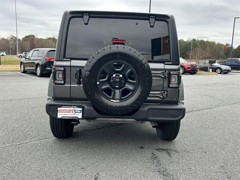 Used 2024 Jeep Wrangler Sport S image 9