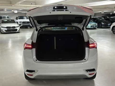 Used 2023 Buick Envision Avenir AWD/4WD image 10