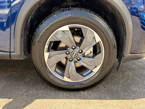 Used 2024 Nissan Rogue SV FWD image 29