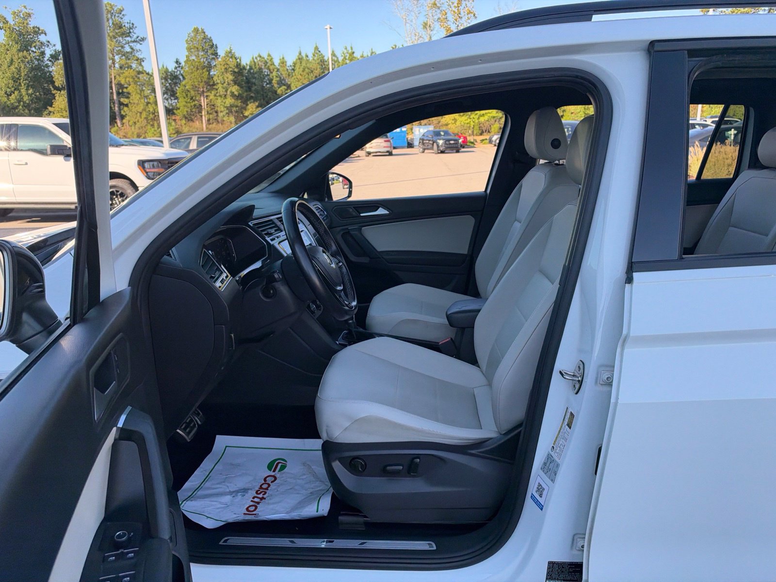 Used 2019 Volkswagen Tiguan SEL Premium R-Line FWD image 29