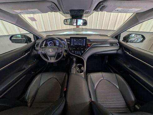 Used 2021 Toyota Camry SE FWD image 5