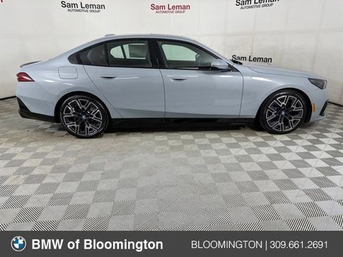 Used 2024 BMW i5 eDrive40i w/ M Sport Package image 23