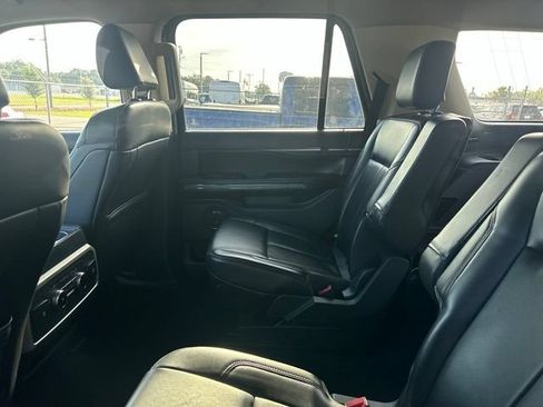 Used 2024 Ford Expedition XLT RWD image 15