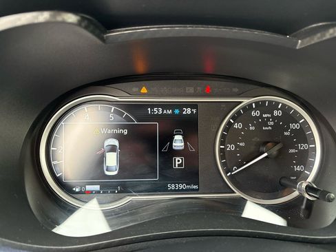 Used 2023 Nissan Versa SV FWD image 20