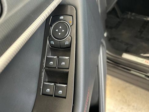 Used 2026 Ford Explorer ST-Line w/ ST-Line Street Pack RWD image 38