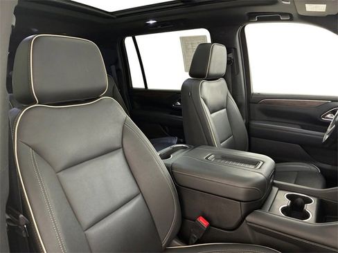 Used 2022 Chevrolet Suburban Premier image 14