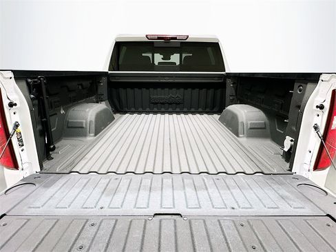 Used 2024 Chevrolet Silverado 1500 High Country w/ Technology Package image 28