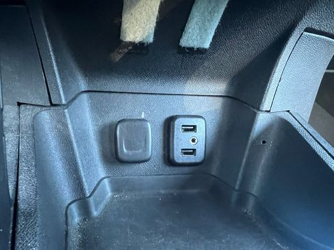 Used 2016 Chevrolet Volt Premier w/ Driver Confidence Package image 10