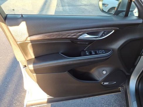 Used 2023 Buick Envision Avenir image 28