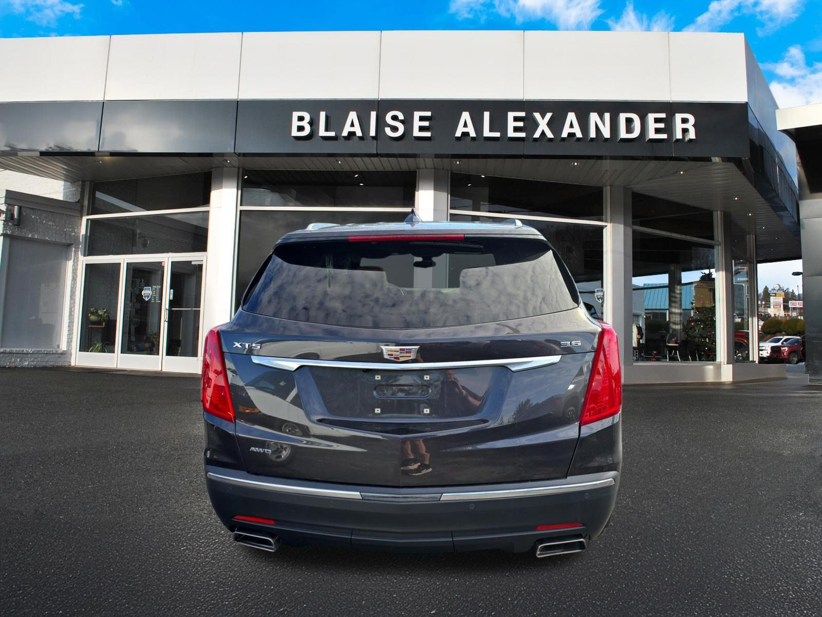 Used 2019 Cadillac XT5 Premium Luxury AWD/4WD image 4