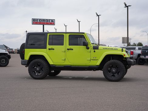 Used 2016 Jeep Wrangler Unlimited Sahara w/ Dual Top Group AWD/4WD image 2