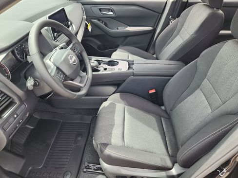 New 2026 Nissan Rogue SV FWD image 9