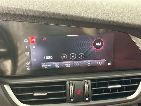 Used 2022 Alfa Romeo Giulia Veloce image 13