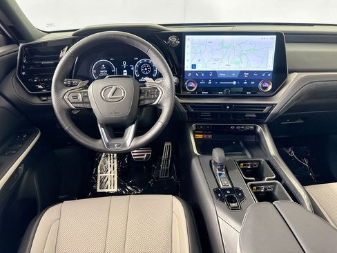 Used 2025 Lexus TX 500h AWD w/ Technology Package image 28