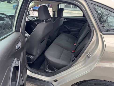 Used 2016 Ford Focus SE image 9
