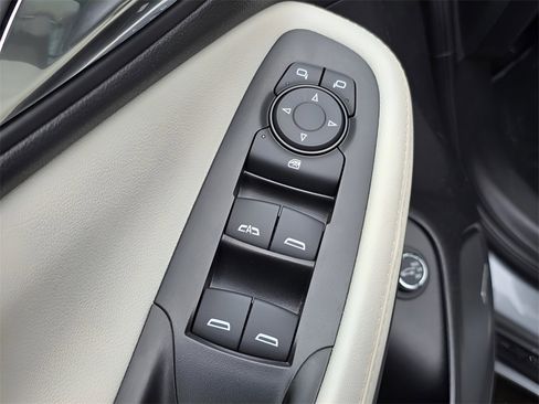 Used 2024 Buick Encore GX Avenir w/ Avenir Convenience Package image 19