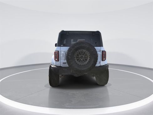 Used 2022 Ford Bronco Badlands image 7